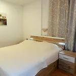 Lea Apartment Orebic